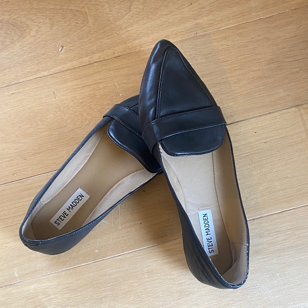 Steve Madden Black Leather Flats
